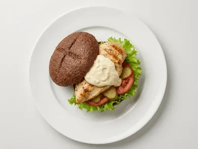 Chicken Aioli Burger with Low Carb Bread — 35g protein chef-made ready meal delivered by Foober